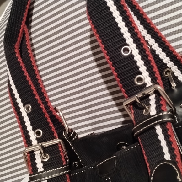 Relic Purse - Picture 8 of 14